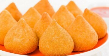 Receita de Coxinha de Frango Simples e Fácil