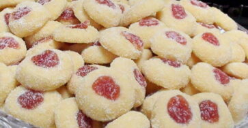 Biscoitos amanteigados de goiaba