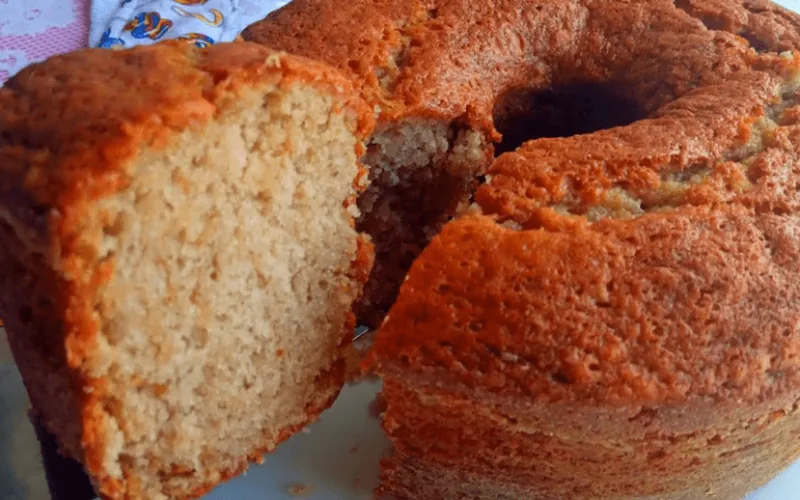 Bolo de banana simples no liquidificador