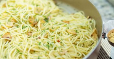 Receita de macarrão espaguete alho e óleo