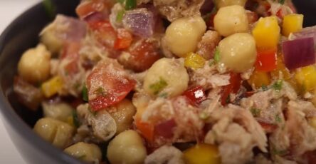 Salada de Grão de Bico com Atum