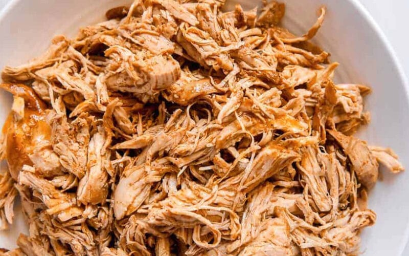 Frango desfiado na panela de pressão