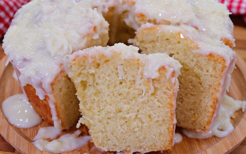 Bolo de Coco de Liquidificador