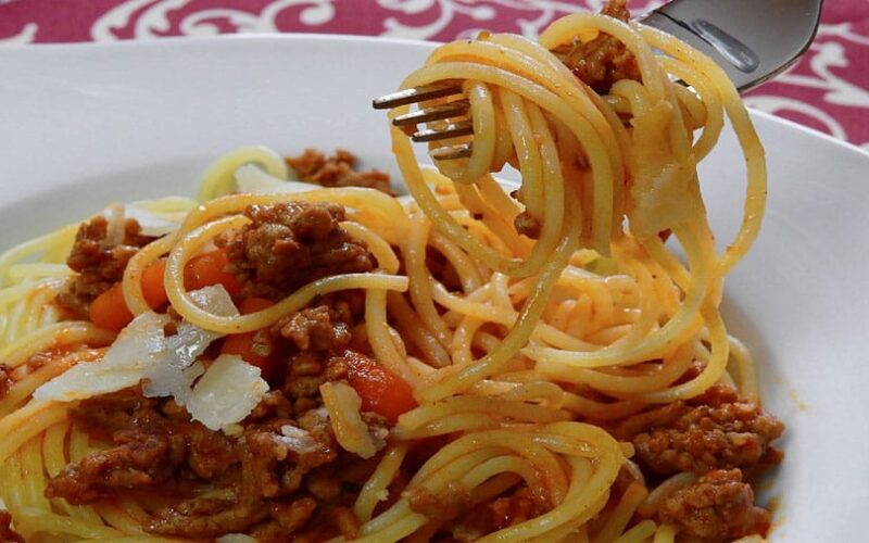 Macarronada fácil com molho